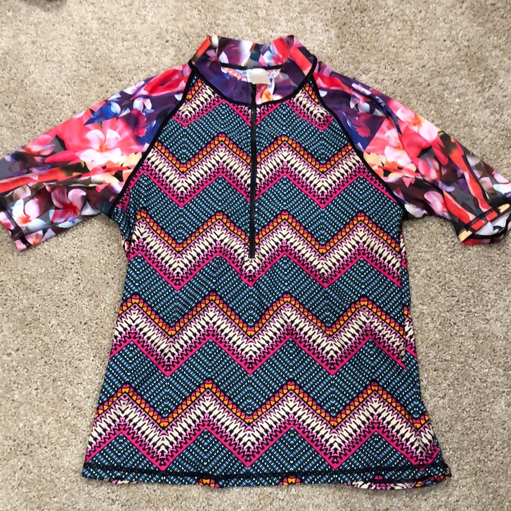 Like New. Swim Systems Rash Guard shirt. S